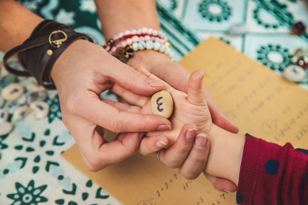 Comment la numérologie influence-t-elle les relations ?