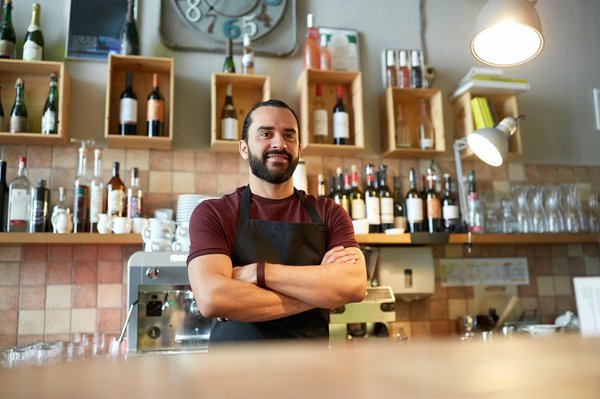 Accessoires de bar: le verre tikki pour une ambiance exotique