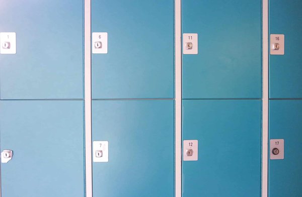 Comment les lockers à Paris Saint Lazare favorisent l'ordre et la propreté dans les espaces publics ?